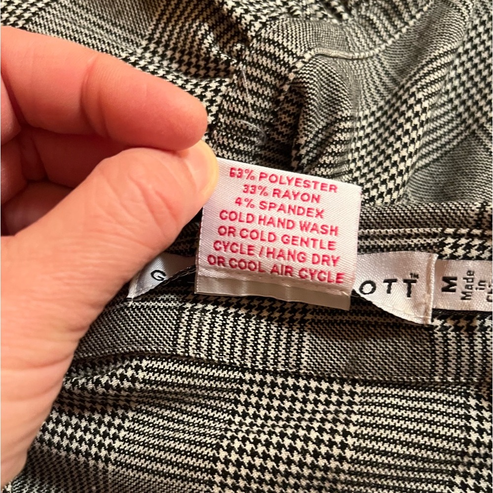 LAST CHANCE | Gretchen Scott Designs Wall Streeter Priss Blouse in Black/White - Picture 8 of 8
